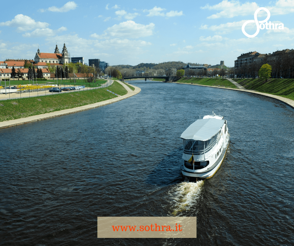 Vilnius traghetto fiume neris