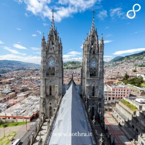 Iniziate il vostro viaggio di nozze nella capitale dell'Ecuador, Quito. La città vecchia, Patrimonio dell'Umanità UNESCO, è un gioiello di architettura coloniale con le sue chiese barocche, piazze storiche e strade acciottolate.