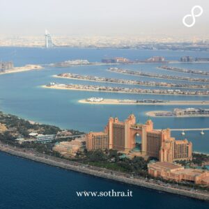 Atlantis The Palm, inaugurato nel 2008, è una destinazione di lusso situata al centro della celebre isola artificiale di Palm Jumeirah