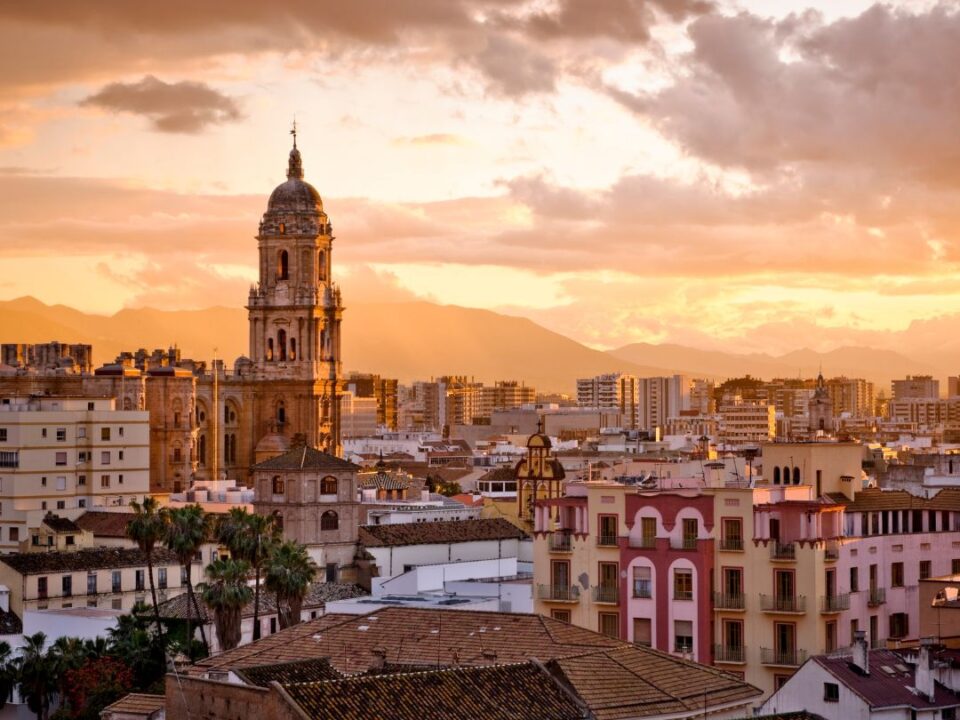 Málaga, primavera tra riti sacri e luce mediterranea