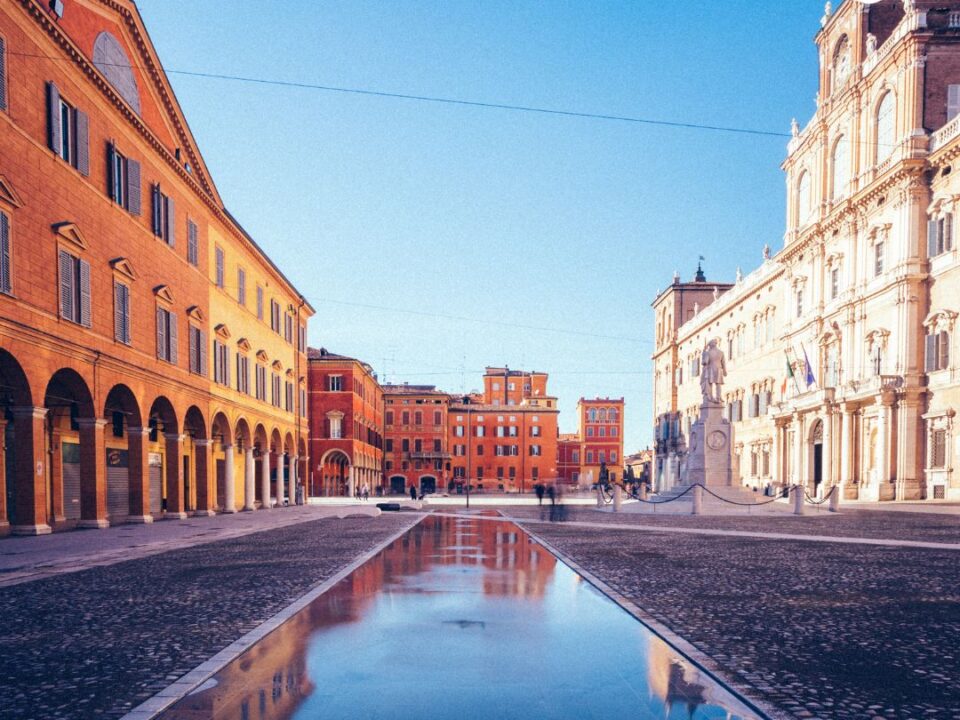 Modena Passeggiate tra i portici e i palazzi nobiliari