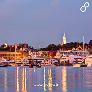 Newport: Eleganza e Tradizione sulla Costa del Rhode Island