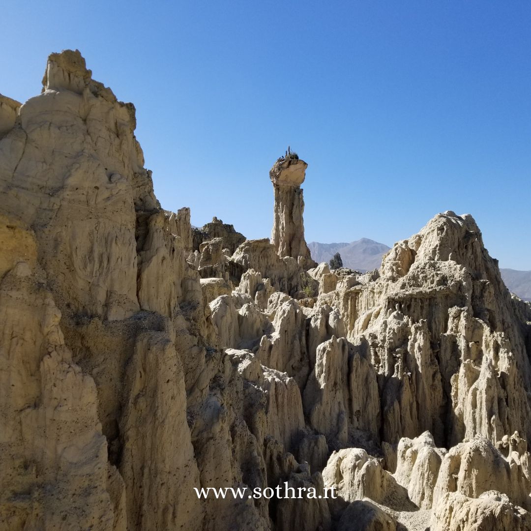 la Valle della Luna, un curioso paesaggio lunare frutto dell’erosione