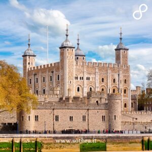 La Torre di Londra, il racconto di mille anni di storia inglese Una guida per innamorarsi di un luogo speciale